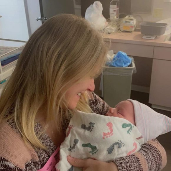 Meet your Posher, Heather - Picture 2 of 7